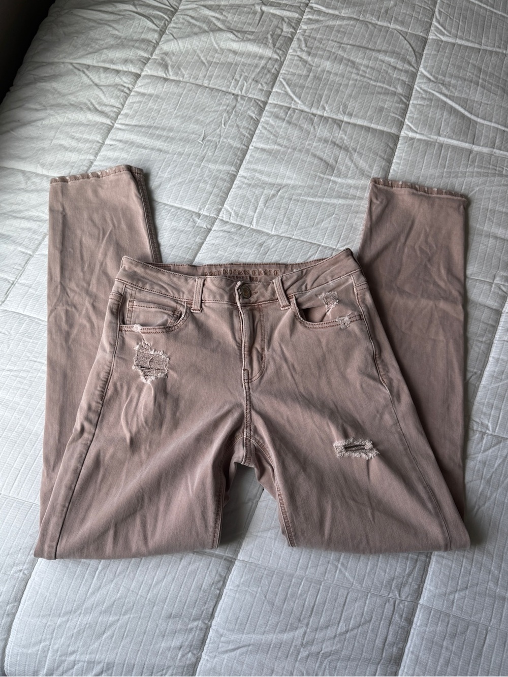 American Eagle pink straight leg ripped jeans size 4 long